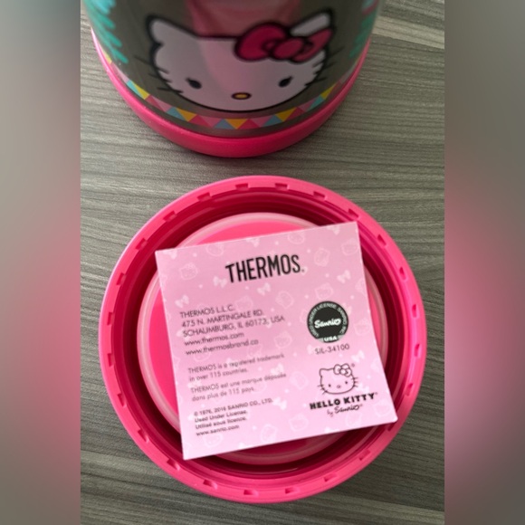 Hello Kitty Pink Thermos for Kids - Picture 5 of 7